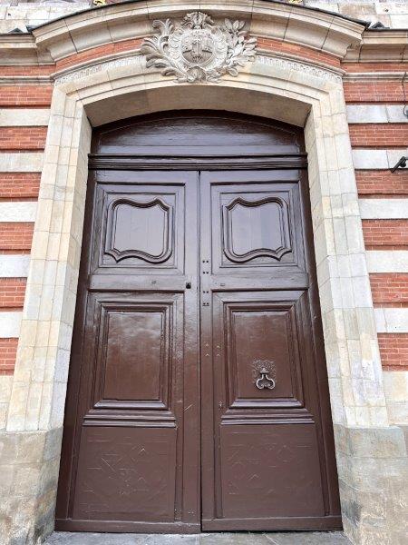 Place du Capitole - Entrée de la mairie de Toulouse