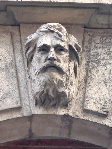 Mascaron facade du Capitole rue du Poids de l Huile