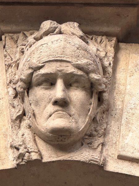 Mascaron facade du Capitole rue Ernest Roschach - Tolosa