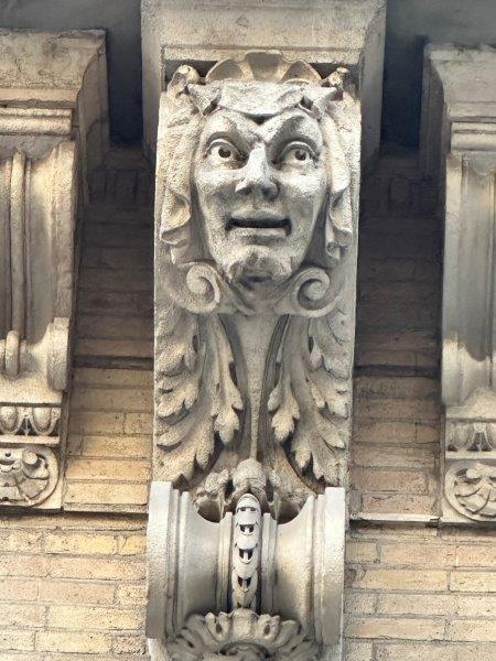 Mascaron rue Alsace-Loraine de Toulouse