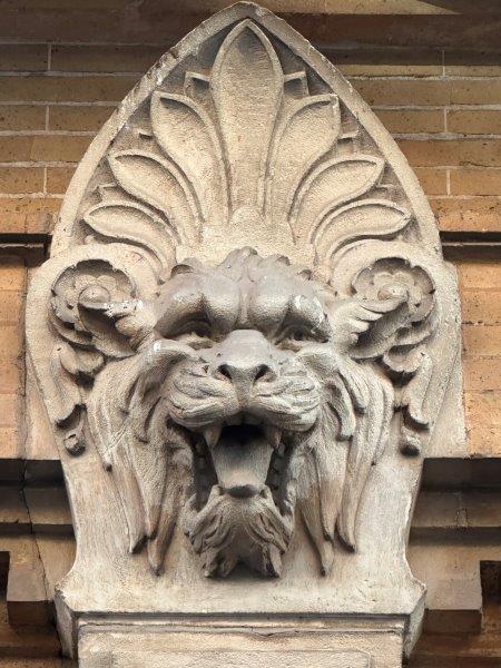 Mascaron rue Alsace-Lorraine centre de Toulouse 31