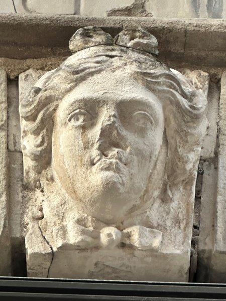 Mascaron rue Croix-Baragnon 31