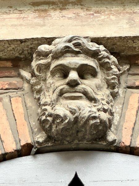 Mascaron rue Ninau - Hôtel particulier Toulousain