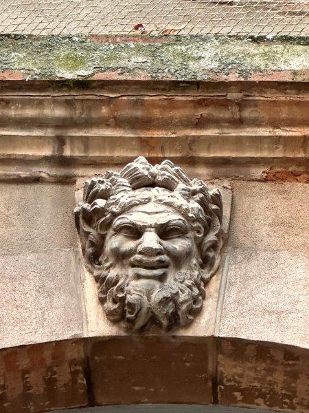 Mascaron rue Ninau - Hôtel particulier Toulousain