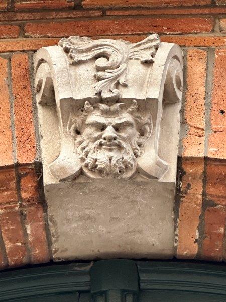 Mascaron rue des Polinaires - 31000 Toulouse