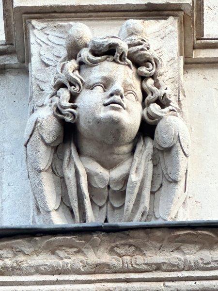 Mascaron enfant - rue Valade Toulouse 31